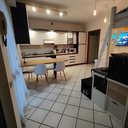 Bg Airport Milhouse Apartment